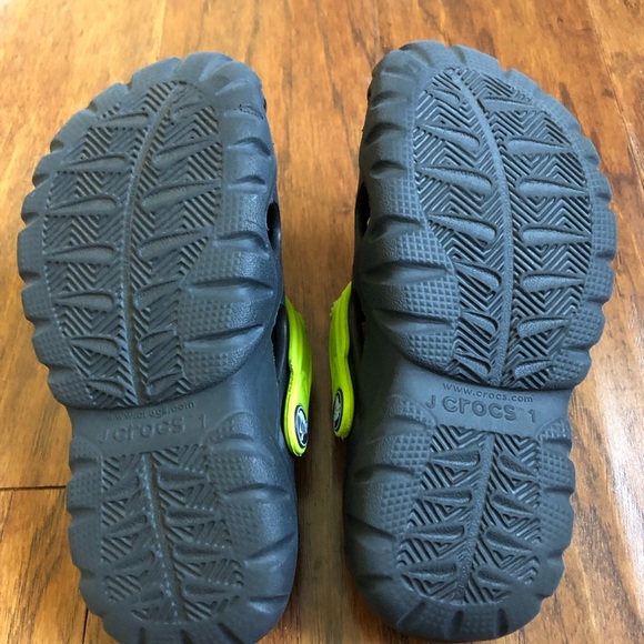 Baby Crocs - Picture 3 of 9